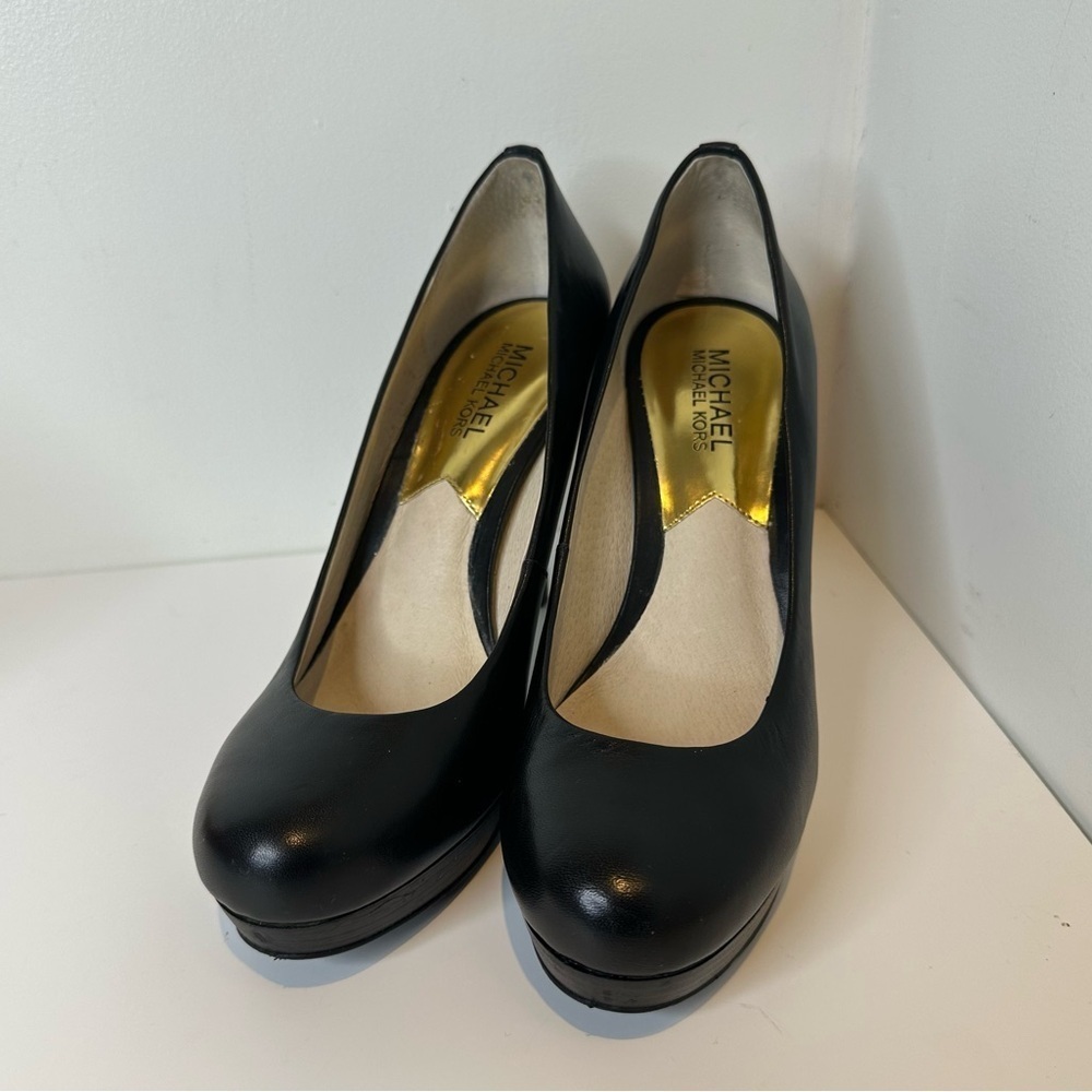Michael Kors black leather heels women’s size 8.1/2